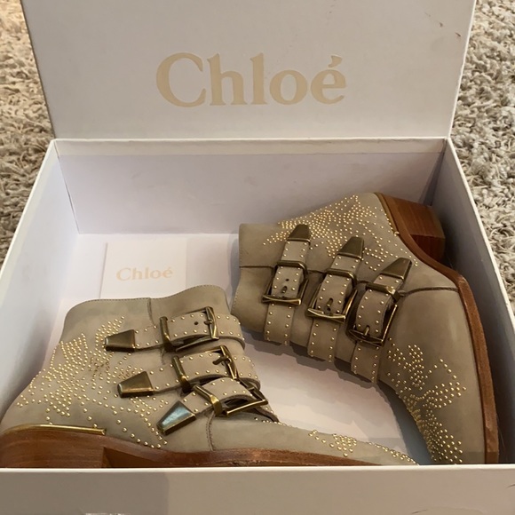 Chloe Susanna Boots Booties in Ash / Gray Suede - Picture 14 of 15